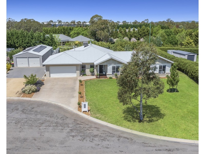 4 Little Cl, Goulburn NSW 2580