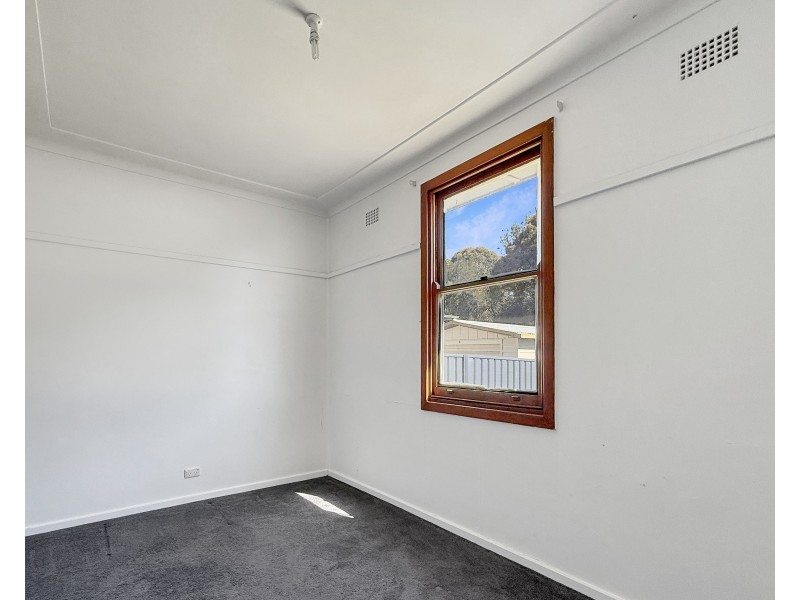 27 Wyatt St, Goulburn NSW 2580