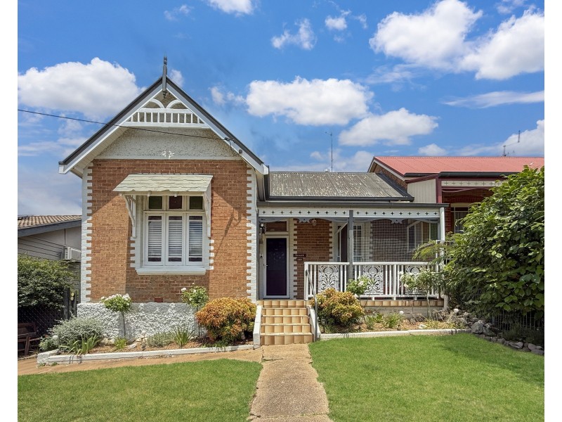 122 Clinton St, Goulburn NSW 2580