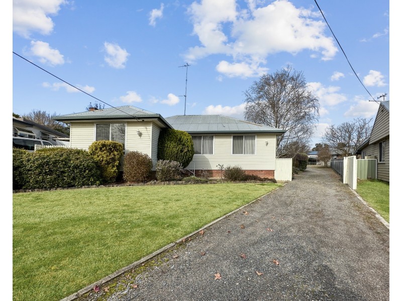 11 Tara Place, Goulburn NSW 2580