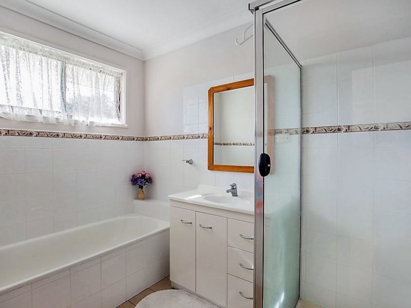 64 Yangoora Crescent, Ashmore QLD 4214