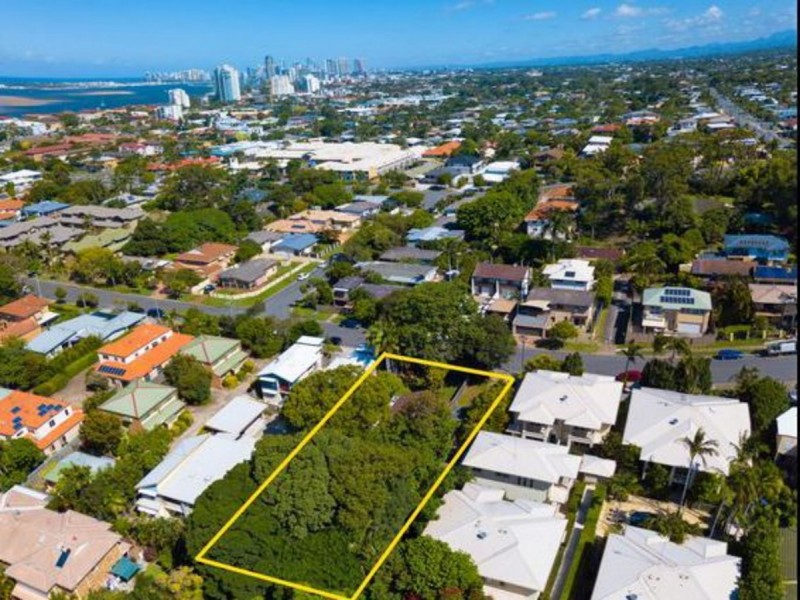 25 Gordon Street, Labrador QLD 4215