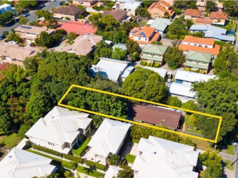 25 Gordon Street, Labrador QLD 4215