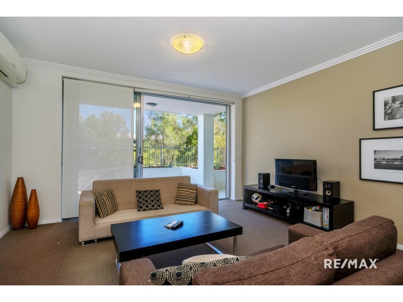 102/1-7 Moores Crescent, Varsity Lakes QLD 4227
