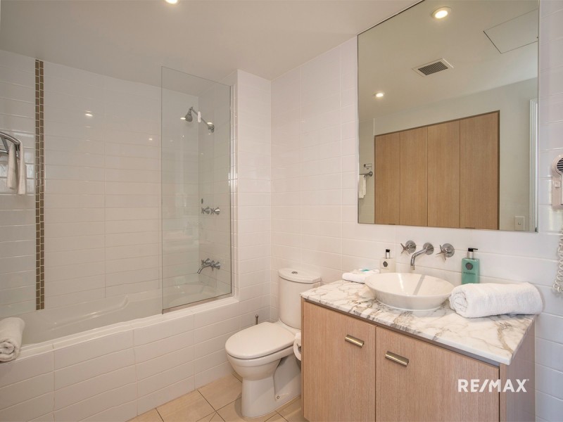 102/1-7 Moores Crescent, Varsity Lakes QLD 4227