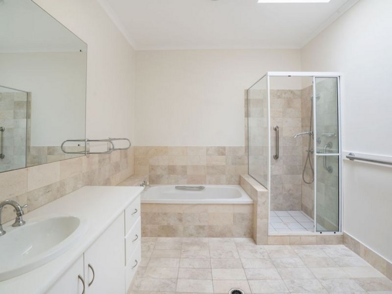 3 Hibiscus Nth/74 Wardoo Street, Ashmore QLD 4214