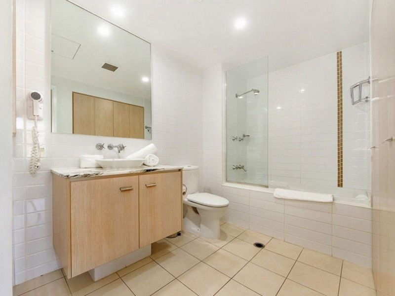 142/1-7 Moores Cr, Varsity Lakes QLD 4227