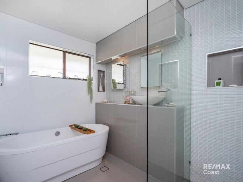 1 Tekapo Street, Broadbeach Waters QLD 4218