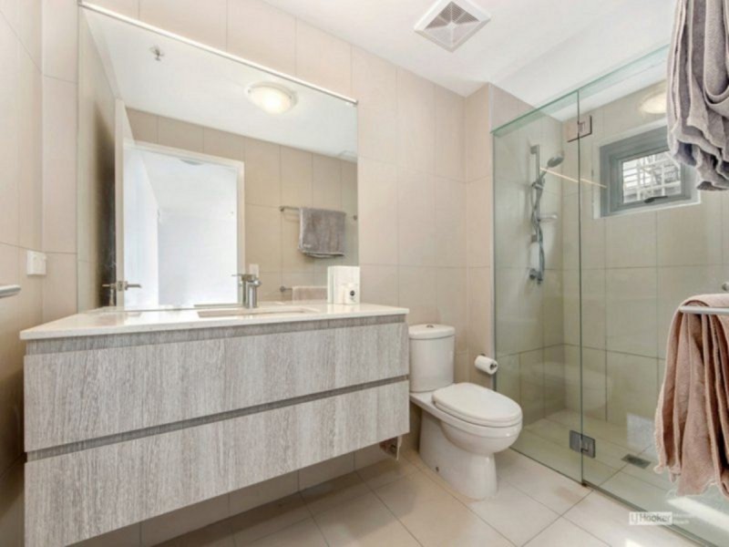 804/378 Marine Parade, Labrador QLD 4215