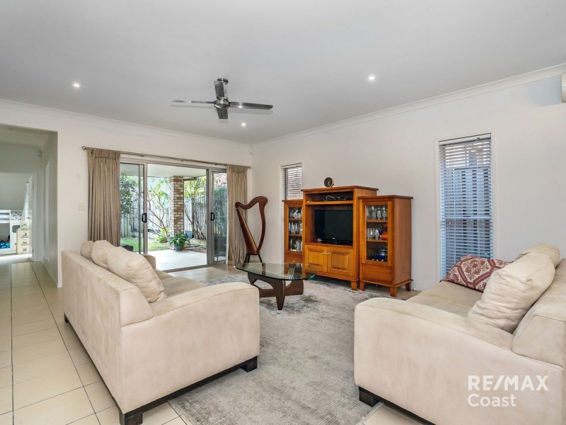 30 Meridien Avenue, Varsity Lakes QLD 4227
