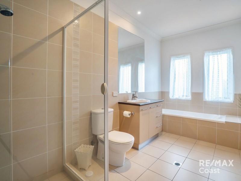30 Meridien Avenue, Varsity Lakes QLD 4227