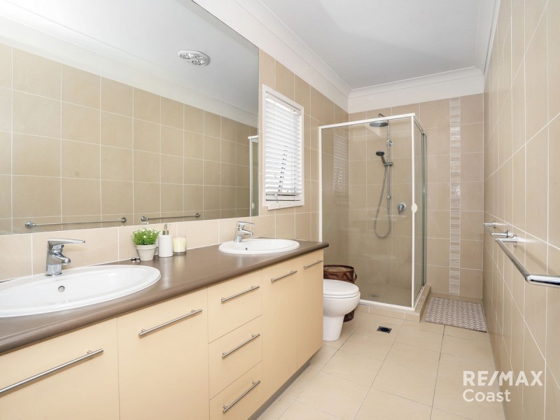 30 Meridien Avenue, Varsity Lakes QLD 4227