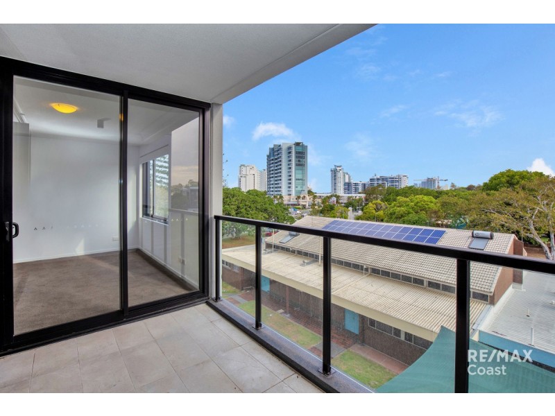 1104/372 Marine Parade, Labrador QLD 4215