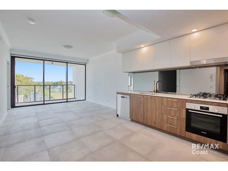 1104/372 Marine Parade, Labrador QLD 4215