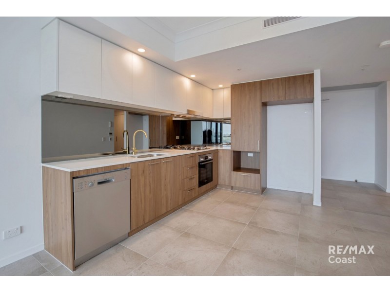 1104/372 Marine Parade, Labrador QLD 4215