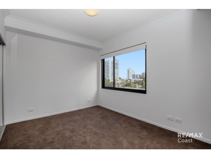 1104/372 Marine Parade, Labrador QLD 4215