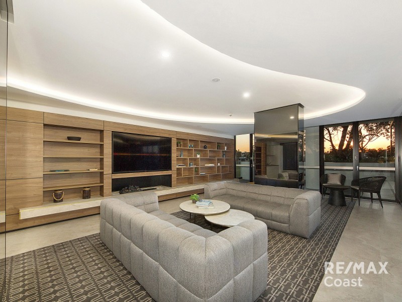 1104/372 Marine Parade, Labrador QLD 4215