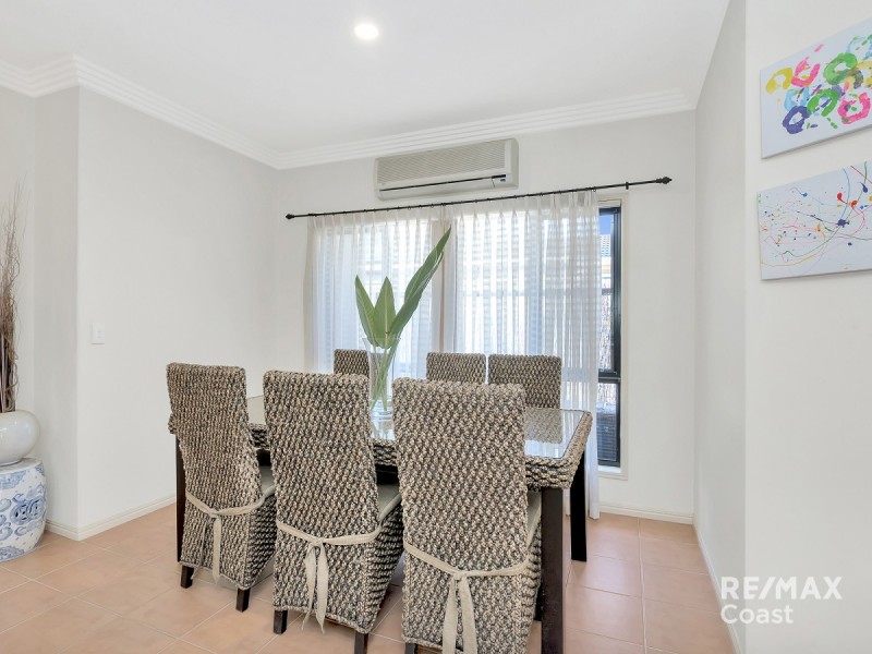 43 Edinburgh  Road, Benowa Waters QLD 4217