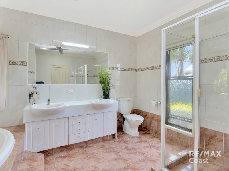 43 Edinburgh  Road, Benowa Waters QLD 4217