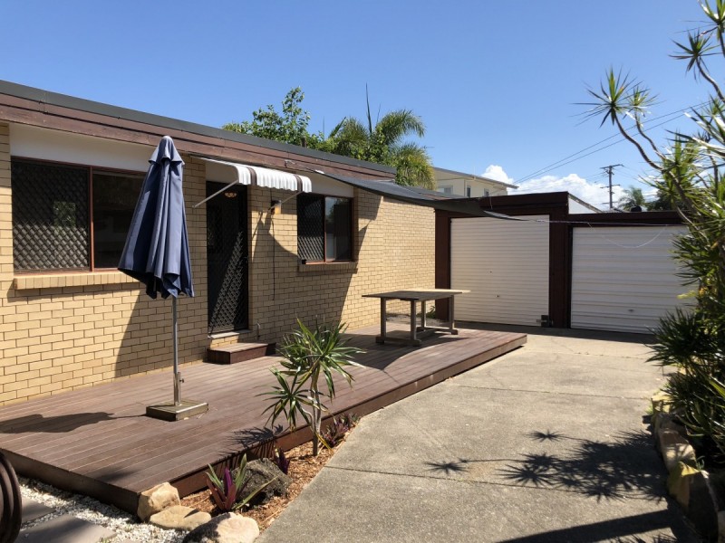 2/10 Sunshine Parade, Miami QLD 4220