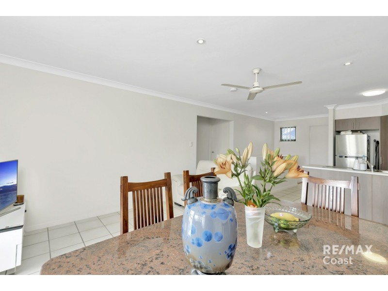 2/2 Palma Crescent, Varsity Lakes QLD 4227