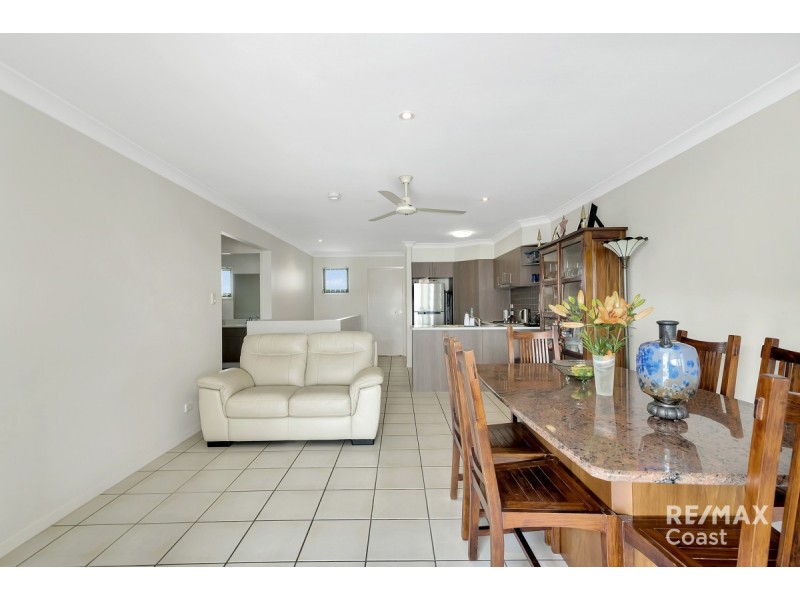 2/2 Palma Crescent, Varsity Lakes QLD 4227