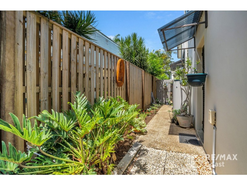 2/51 Ashbourne Terrace, Biggera Waters QLD 4216