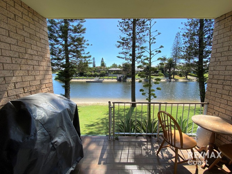 2/49 Karbunya Street, Mermaid Waters QLD 4218