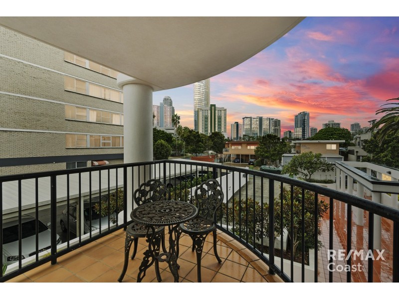 8/12 Paradise Island, Surfers Paradise QLD 4217