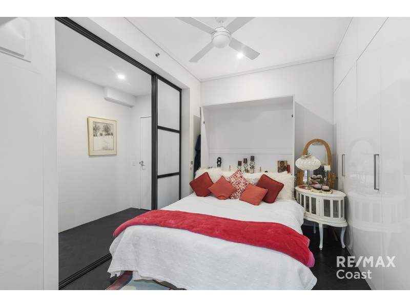 1306/360 Marine Parade, Labrador QLD 4215