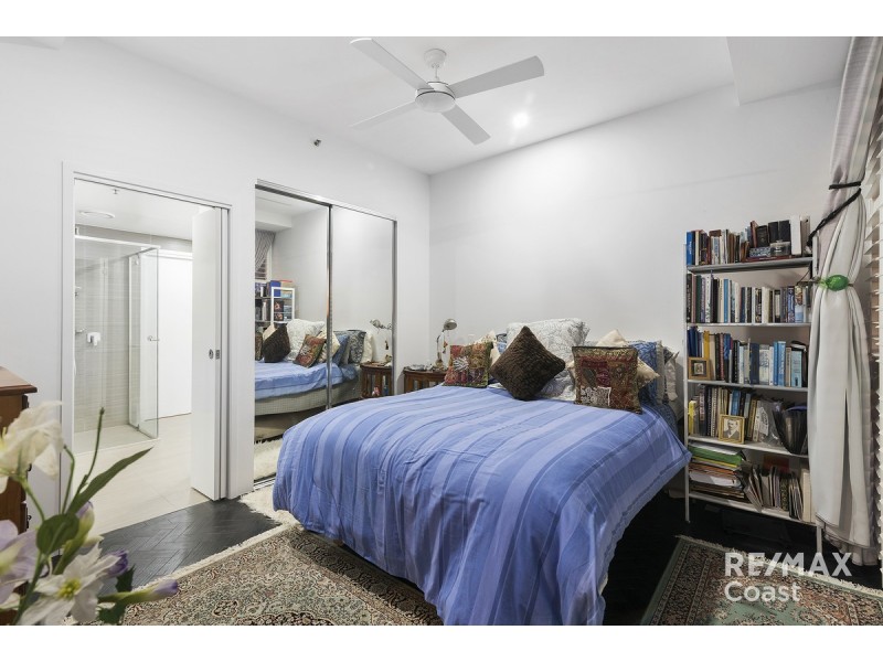 1306/360 Marine Parade, Labrador QLD 4215