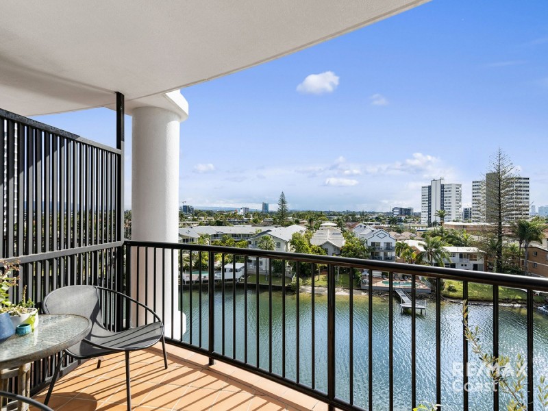 24/12 Paradise Island, Surfers Paradise QLD 4217