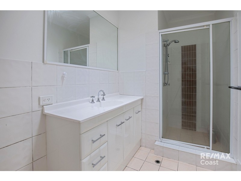 2/14 Central Street, Labrador QLD 4215
