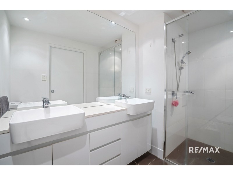 706/15 Compass Drive, Biggera Waters QLD 4216