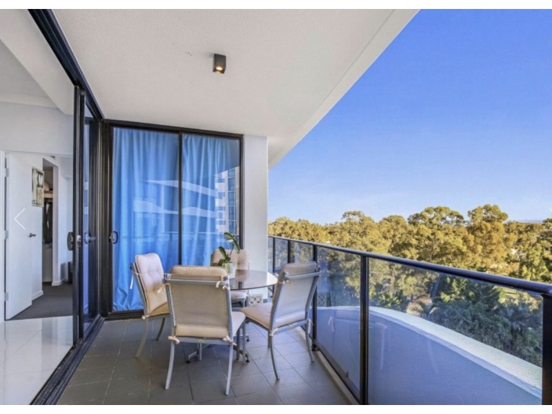 2410/5 Harbour Side Court, Biggera Waters QLD 4216