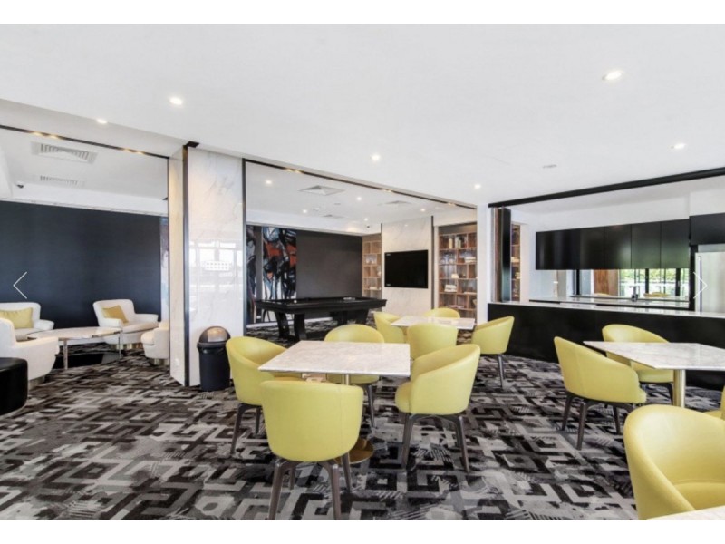 2410/5 Harbour Side Court, Biggera Waters QLD 4216