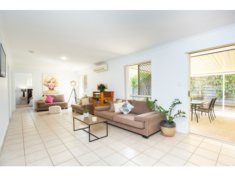 13 Gerard Street, Pacific Pines QLD 4211