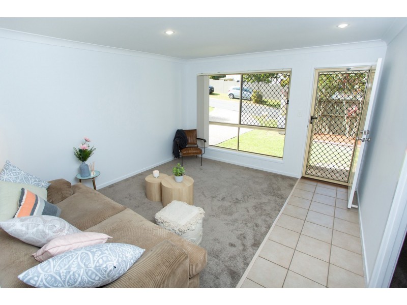 13 Gerard Street, Pacific Pines QLD 4211