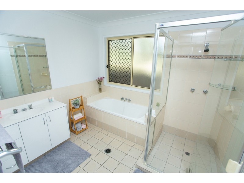 13 Gerard Street, Pacific Pines QLD 4211