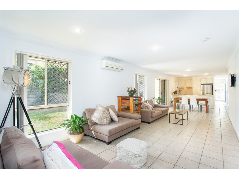 13 Gerard Street, Pacific Pines QLD 4211