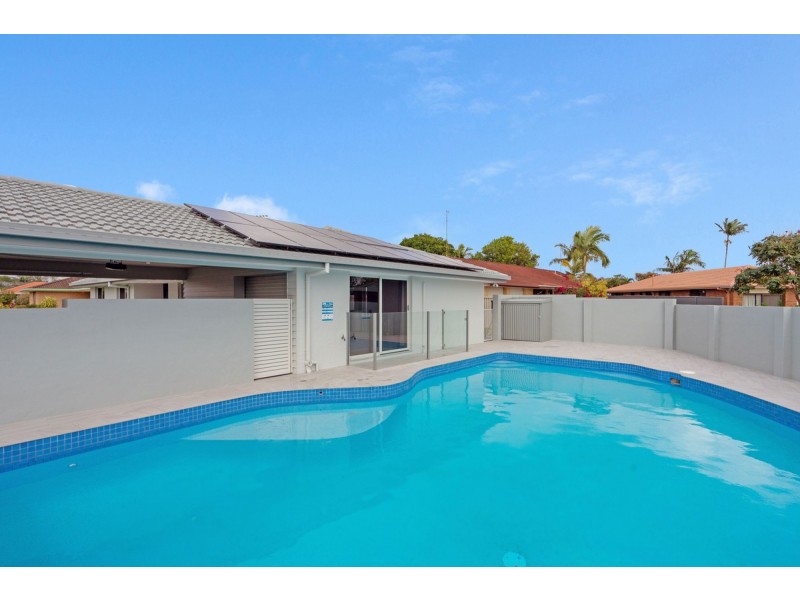 5 Babbler Court, Burleigh Waters QLD 4220