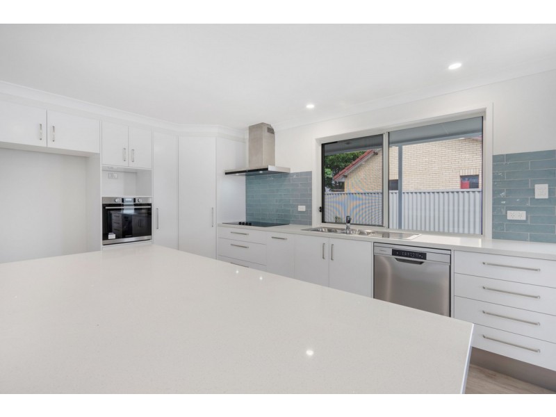 5 Babbler Court, Burleigh Waters QLD 4220