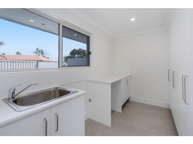 5 Babbler Court, Burleigh Waters QLD 4220