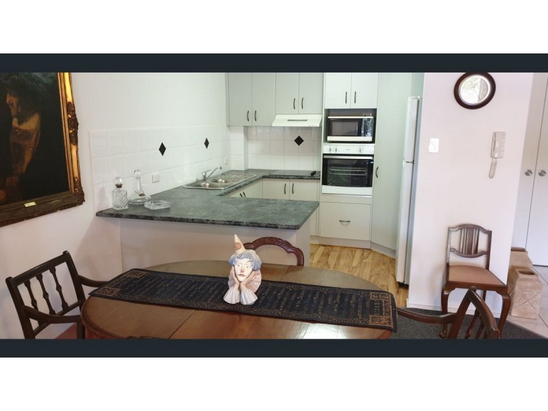 2/28 Sykes Court, Southport QLD 4215