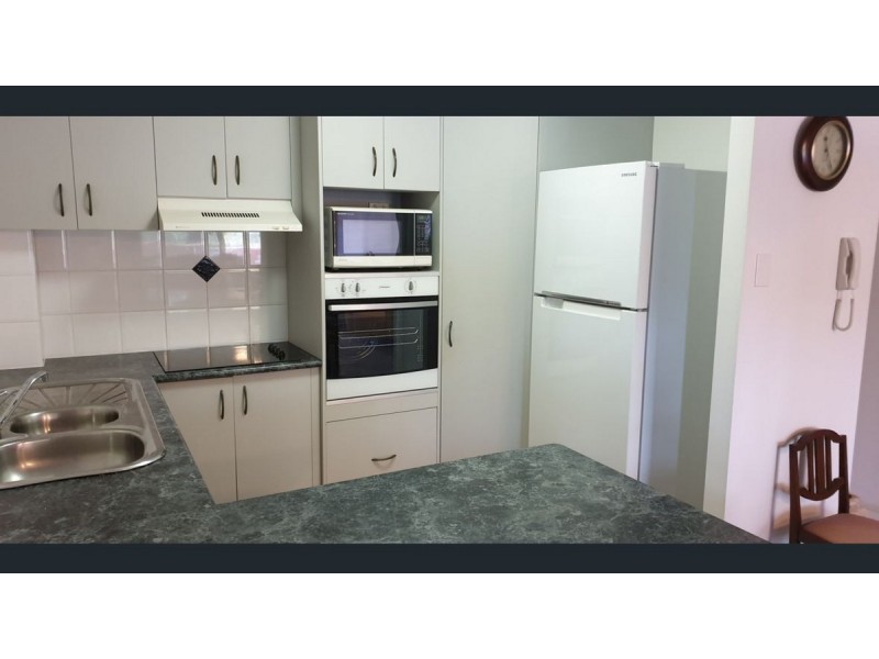 2/28 Sykes Court, Southport QLD 4215