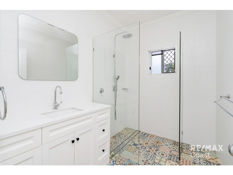 50 Central Street, Labrador QLD 4215