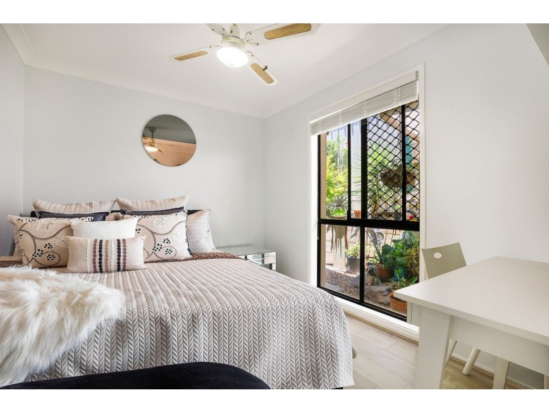 52 Binalong Drive, Ashmore QLD 4214