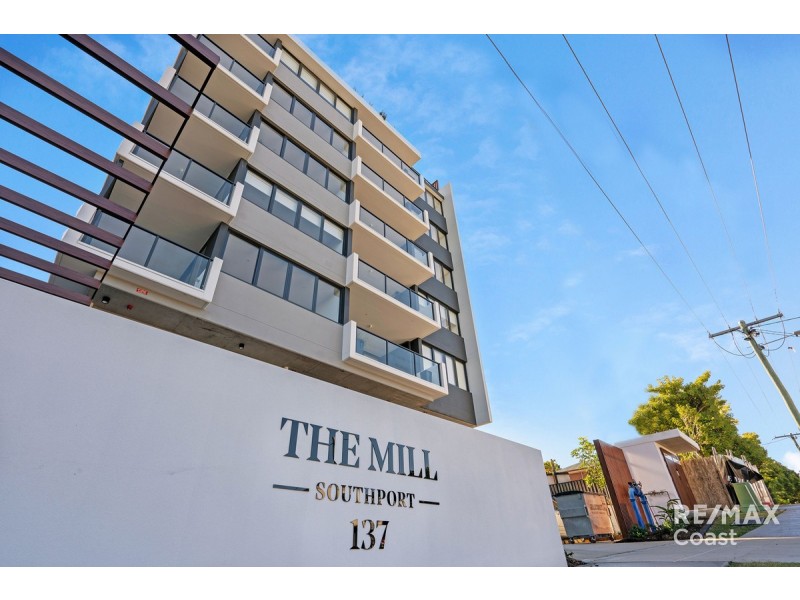 24/137 Eugaree Street, Southport QLD 4215