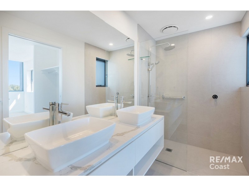 24/137 Eugaree Street, Southport QLD 4215