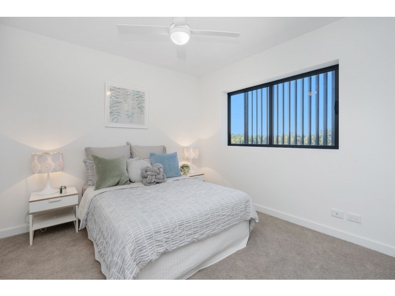 24/137 Eugaree Street, Southport QLD 4215